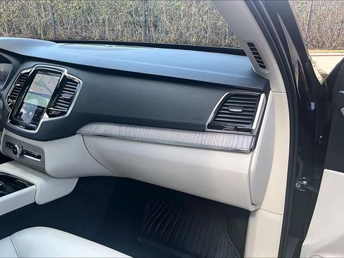 Used 2025 Volvo XC90 B6 Plus w/ Protection Package Premier AWD/4WD image 21
