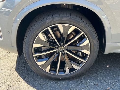 New 2026 Volvo XC90 B6 Plus w/ Protection Package Premier image 8