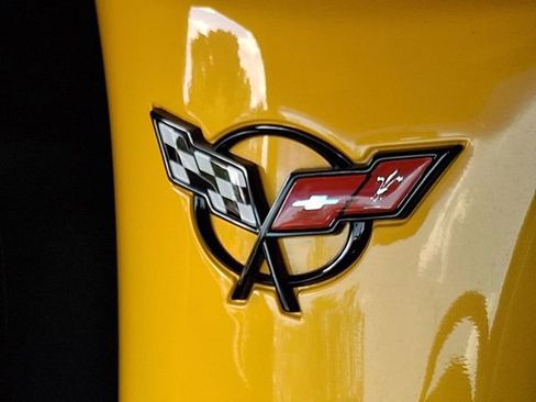 Used 2004 Chevrolet Corvette Convertible w/ Preferred Equipment Group RWD image 28