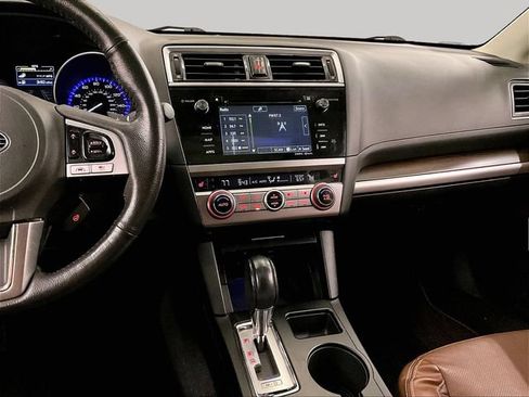 Used 2017 Subaru Outback 3.6R Touring AWD/4WD image 7
