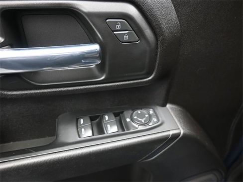 Used 2022 Chevrolet Silverado 2500 Custom w/ Custom Convenience Package image 13