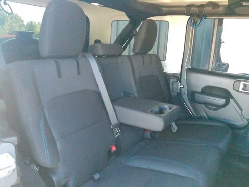 Used 2022 Jeep Wrangler Unlimited Rubicon 4xe image 21