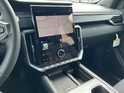 New 2026 GMC Acadia Elevation image 28