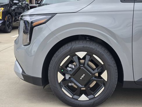 New 2026 Kia Carnival EX FWD image 5