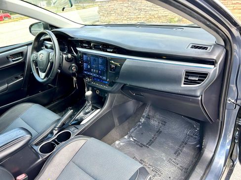 Used 2015 Toyota Corolla S FWD image 16