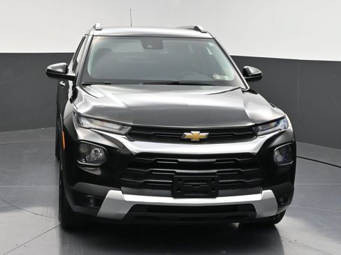 Used 2021 Chevrolet TrailBlazer LT w/ Premium Seating Package AWD/4WD image 2