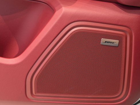 Certified 2025 Porsche Macan image 14