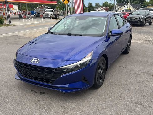 Used 2021 Hyundai Elantra SEL FWD image 2