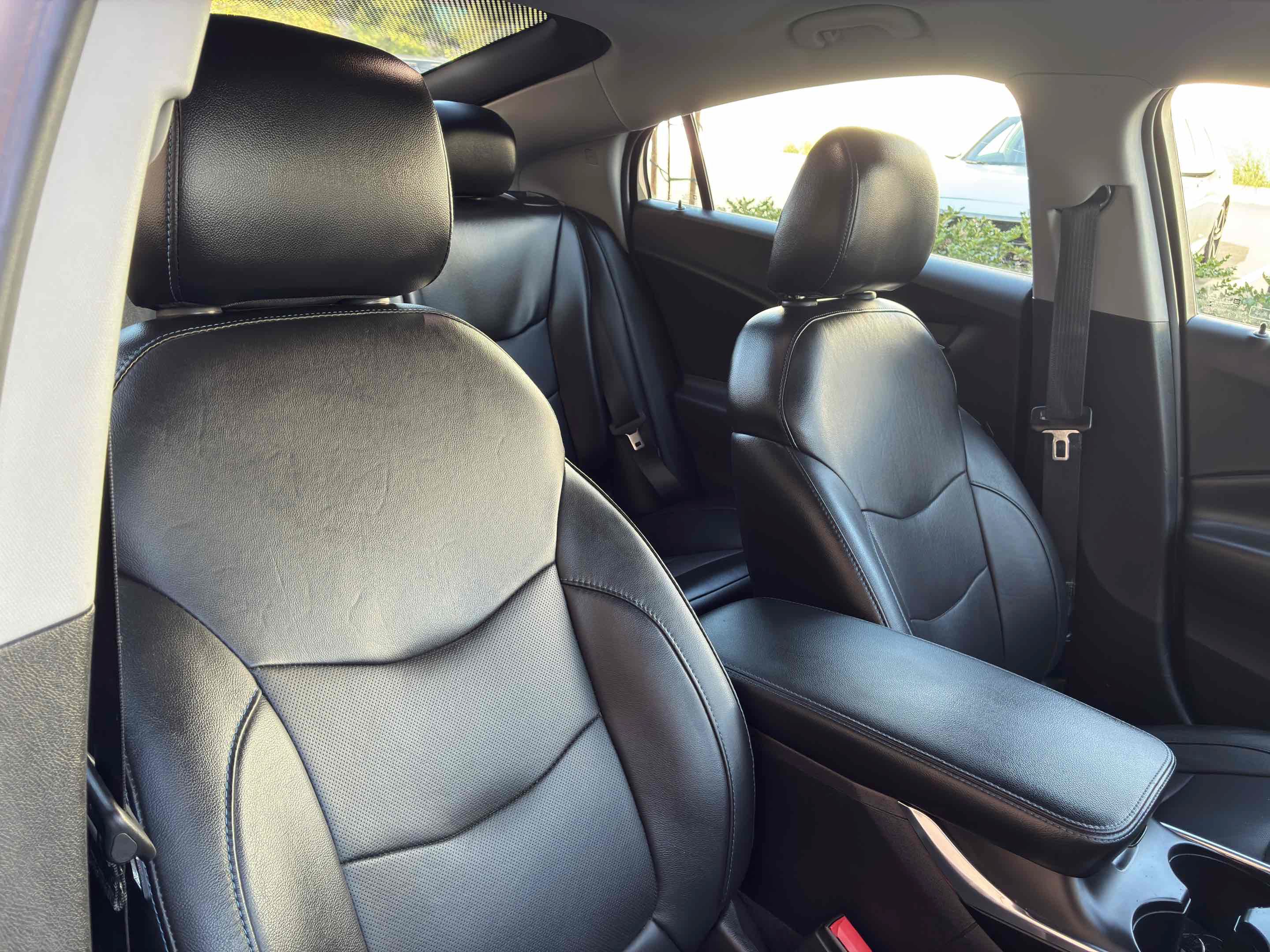 Used 2018 Chevrolet Volt Premier FWD image 45