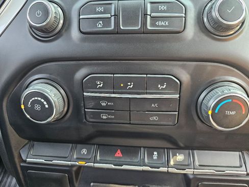 Used 2020 Chevrolet Silverado 1500 LT w/ Remote Start Package image 10