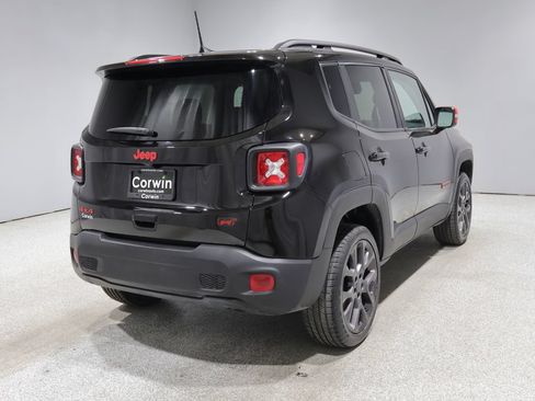 Certified 2023 Jeep Renegade Latitude w/ Sun/Sound Group AWD/4WD image 3