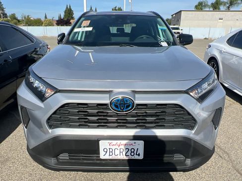Used 2022 Toyota RAV4 LE AWD/4WD image 2
