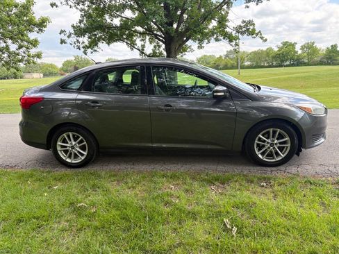 Used 2017 Ford Focus SE FWD image 10