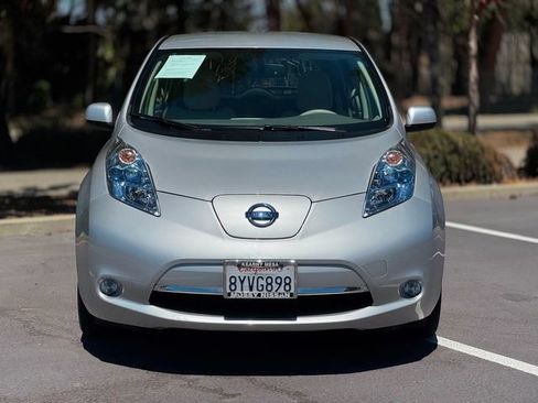 Used 2012 Nissan Leaf SL FWD image 4