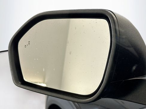 Used 2022 Ford Explorer XLT w/ Equipment Group 202A image 16