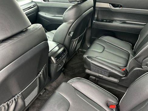 Certified 2025 Hyundai Palisade SEL FWD image 12