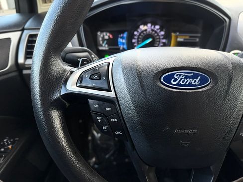 Used 2018 Ford Fusion SE w/ Fusion SE Technology Package FWD image 26