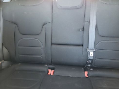 Used 2016 Jeep Renegade Latitude image 13