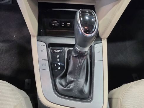 Used 2018 Hyundai Elantra Value Edition FWD image 21