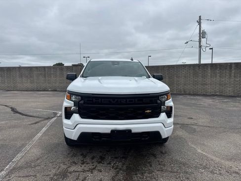 Used 2024 Chevrolet Silverado 1500 Custom RWD image 2