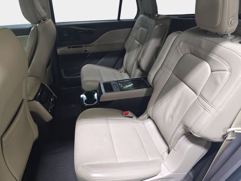 Used 2020 Lincoln Aviator Reserve w/ Equipment Group 201A AWD/4WD image 14