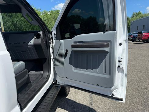 Used 2016 Ford F250 XL w/ FX4 Off-Road Package AWD/4WD image 18