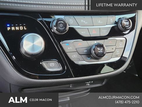 New 2026 Chrysler Pacifica Select FWD image 24