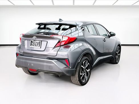 Used 2018 Toyota C-HR XLE FWD image 4