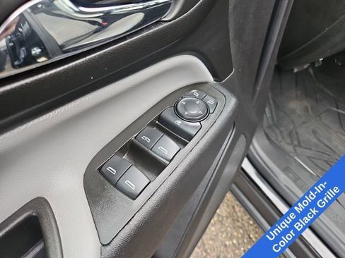 Used 2024 Chevrolet Equinox LS w/ LS Convenience Package image 12