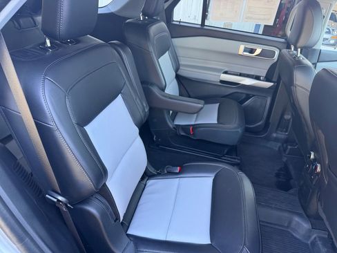 Used 2023 Ford Explorer XLT w/ Equipment Group 202A AWD/4WD image 22