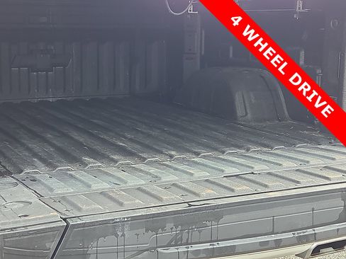 Used 2025 Chevrolet Silverado 1500 High Country w/ Technology Package image 9