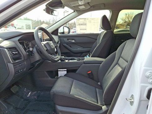 New 2025 Nissan Rogue SV image 6