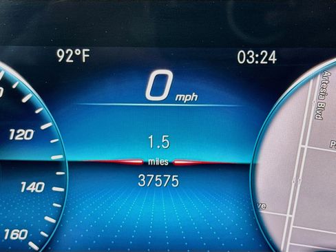 Used 2020 Mercedes-Benz GLE 350 w/ Premium Package image 8