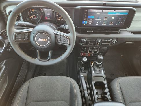 Used 2024 Jeep Wrangler Unlimited Sport AWD/4WD image 25