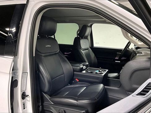 Used 2025 Ford Expedition Platinum AWD/4WD image 10