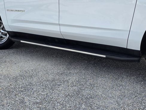 Used 2023 Chevrolet Suburban LT w/ Luxury Package image 41