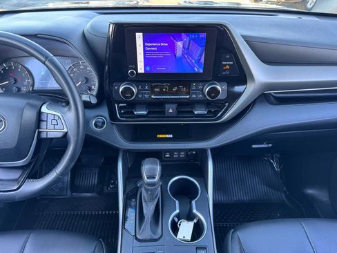 Used 2024 Toyota Highlander XLE image 23