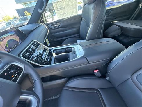 New 2026 Nissan Armada SL w/ Captain's Chari Seat Package image 20