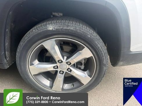 Used 2022 Jeep Grand Cherokee L Limited AWD/4WD image 19