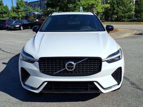 Certified 2024 Volvo XC60 B5 Plus w/ Protection Package Premier AWD/4WD image 8