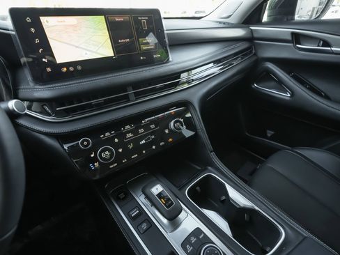 Used 2026 INFINITI QX60 Luxe w/ Cargo Package image 9