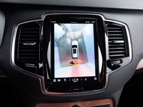 Certified 2025 Volvo XC90 B6 Plus w/ Protection Package Premier image 22