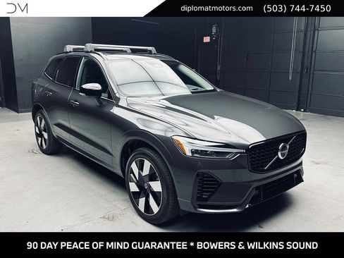 Used 2024 Volvo XC60 T8 Ultimate AWD/4WD image 9