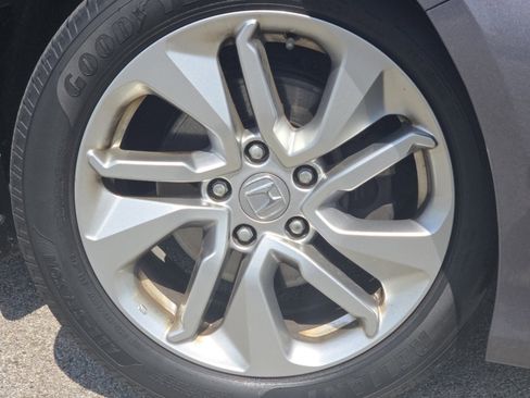 Used 2018 Honda Accord LX image 10
