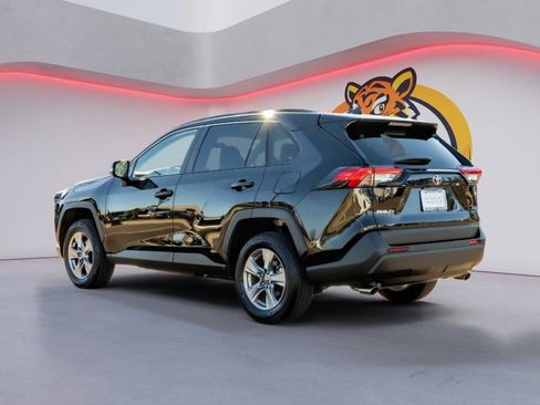 Used 2025 Toyota RAV4 XLE image 7