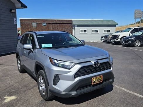 Used 2025 Toyota RAV4 XLE AWD/4WD image 4