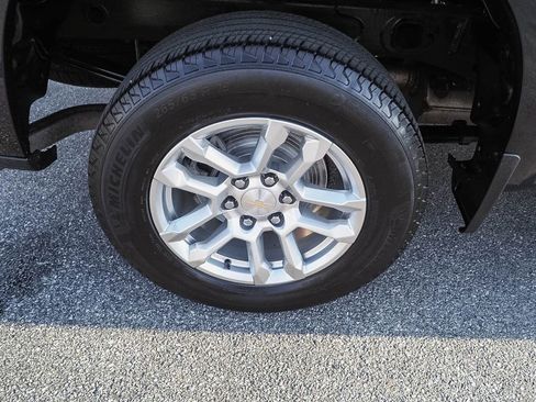 Used 2023 Chevrolet Silverado 1500 LT AWD/4WD image 34