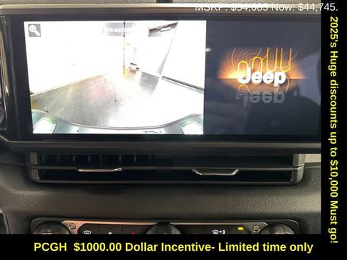 New 2025 Jeep Gladiator Sport image 15