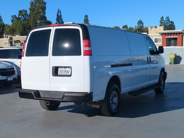 Used 2017 Chevrolet Express 3500 Extended RWD image 5