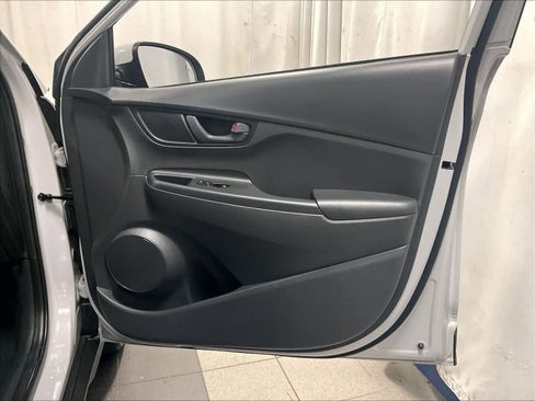 Used 2023 Hyundai Kona SEL image 12